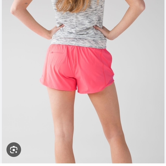 Lululemon Athletica Pink LR Hotty Hot 4in Shorts - Picture 2 of 6